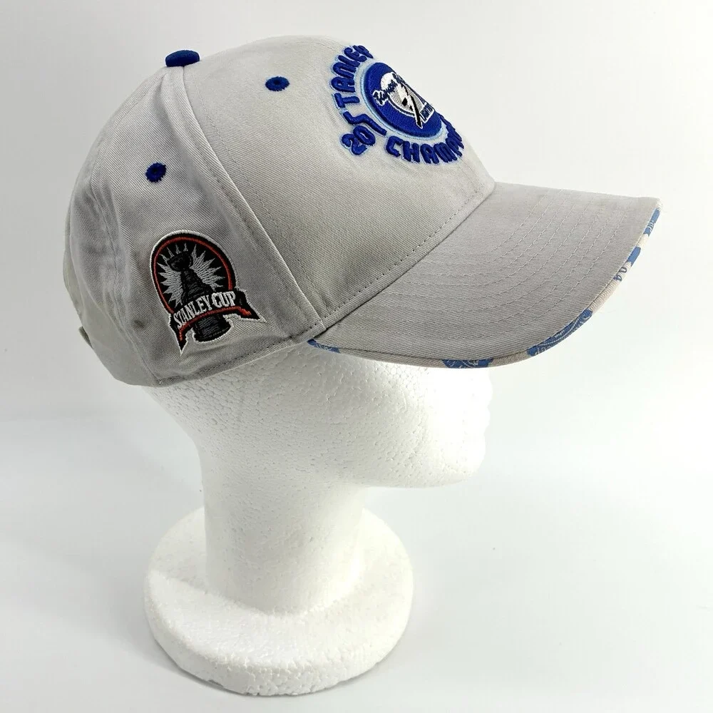 Tampa Bay Lightning 2004 Stanley Cup Champions New Era Hat (E)